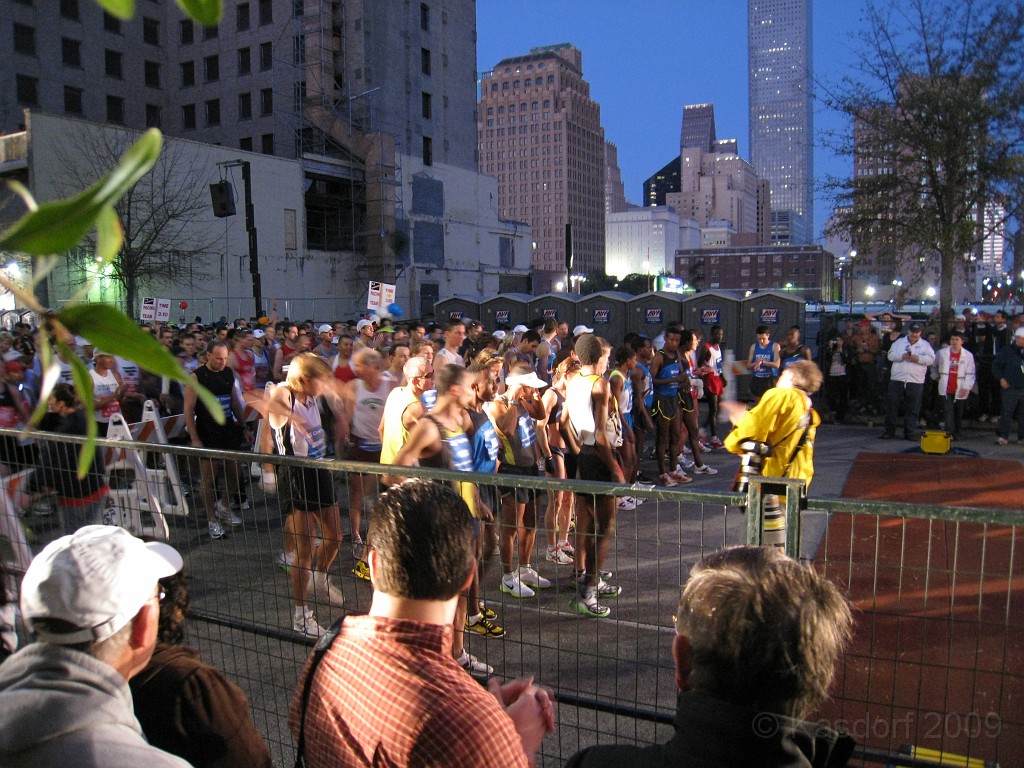 Houston ep5K 2009 0780.jpg - The 2009 Houston elpaso marathon, half marathon and 5K race. I ran in the 5K race on a great weather day! A new PR and lots of activity made a fun weekend.